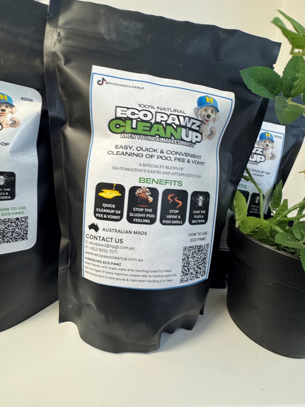 Introducing Eco Pawz CleanUp™ – Natural Odour Control Powered by Australian Diatomaceous Earth Eco Pawz CleanUp™ is designed to be sprinkled over dog mess (solid or liquid), whether it's on turf, footpaths, kennels, dog parks, balconies, or indoors. For Dog Owners: Neutralises strong odours naturally and immediately Makes outdoor and indoor clean-up faster and more hygienic Helps stop dogs from scent marking and rolling in waste Repairs and fixes pee-scoured lawns, keeping grass greener 100% natural alternative to chemical sprays and disposable paper towels For Dogs: Free from artificial scents, harsh chemicals, or respiratory irritants Reduces fly and insect interest in waste zones Provides a safer environment for sensitive noses and paws